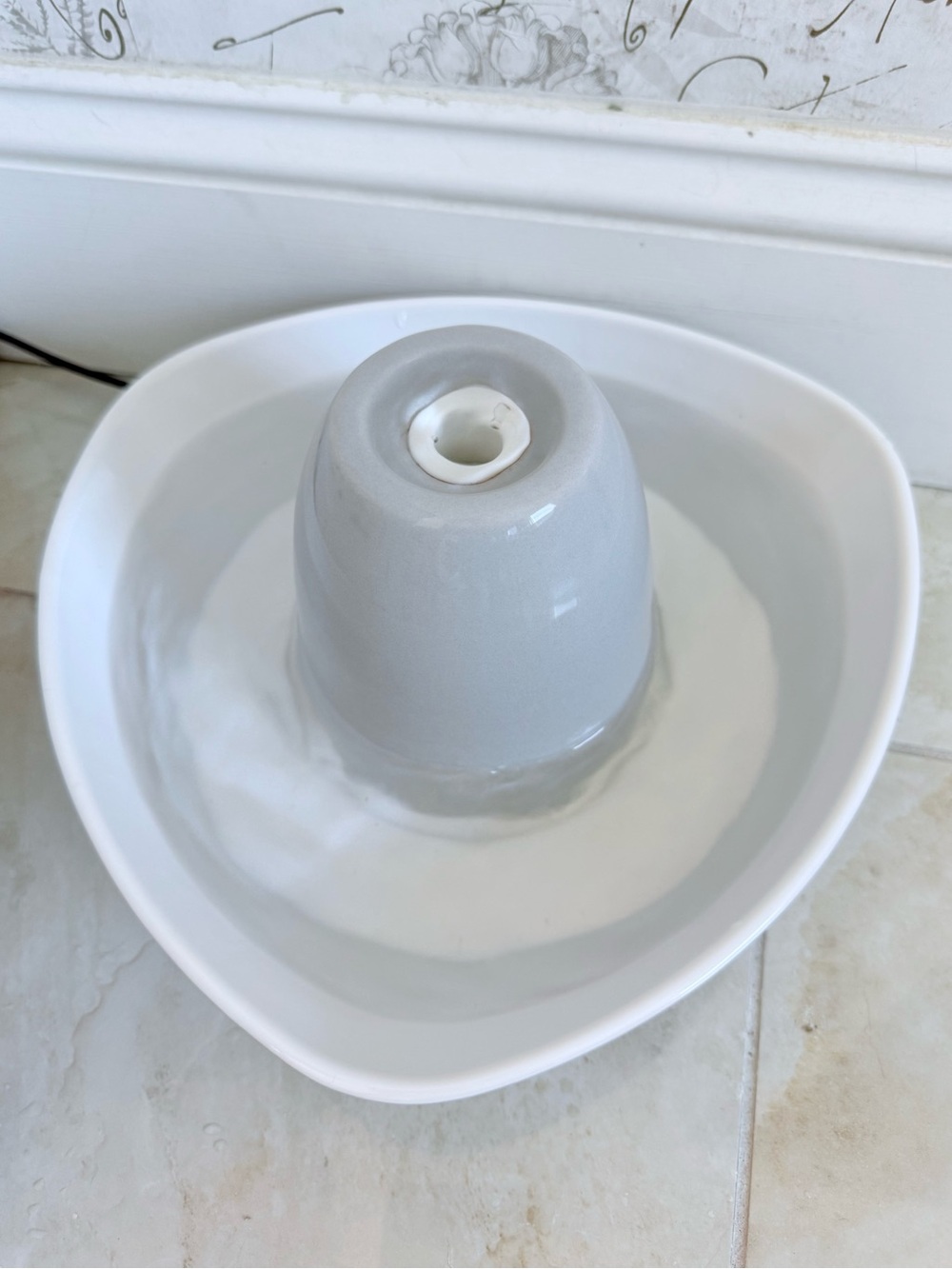 PetSafe Creekside Ceramic Quiet Dog & Cat Fountain, 60-oz + (7) Carbon Filters - Picture 6 of 16